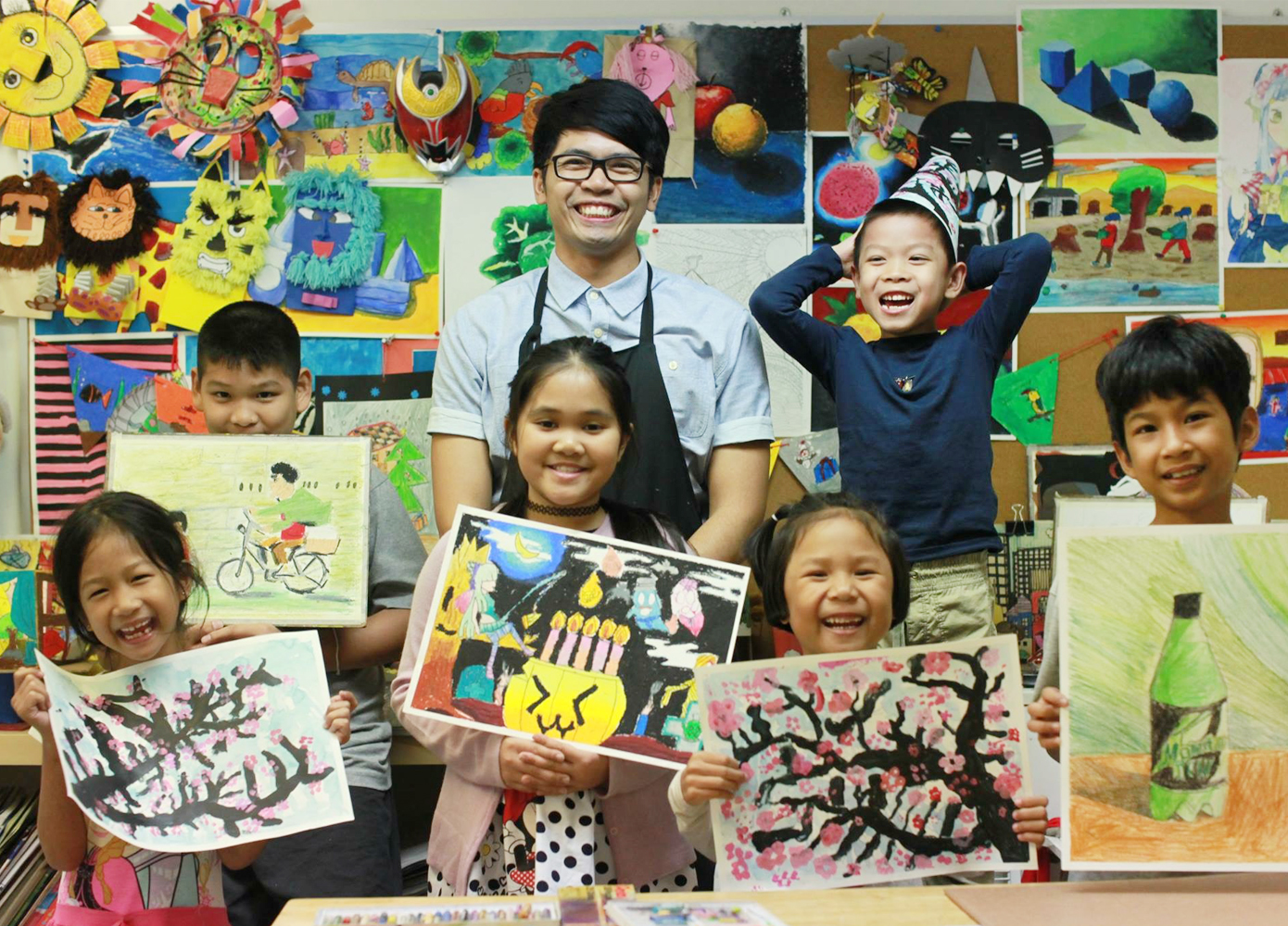 เสาร์ – Junior Artist & Designer กับครูโอ้แว่นวาด
