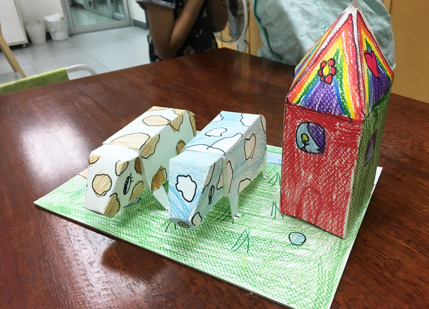 อาทิตย์ – Creative Art 7+ (7-11 ปี) กับครูปุ้ย